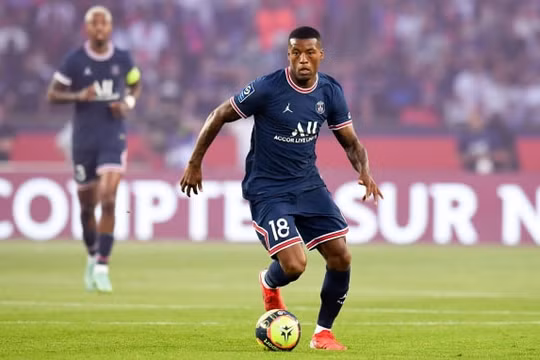 Cựu sao Liverpool bị Messi và nhóm cầu thủ Nam Mỹ cô lập tại PSG