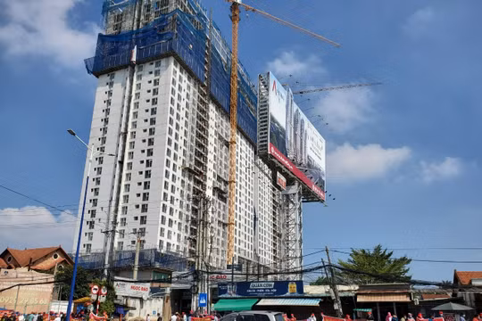 Chủ đầu tư dời văn phòng, khách hàng mua nhà tại dự án Roxana Plaza lo mất trắng