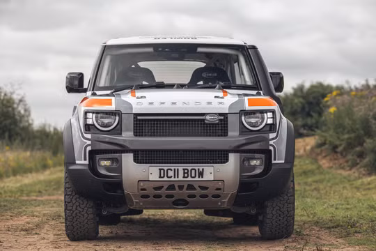 Chiêm ngưỡng Land Rover Defender phiên bản xe đua địa hình