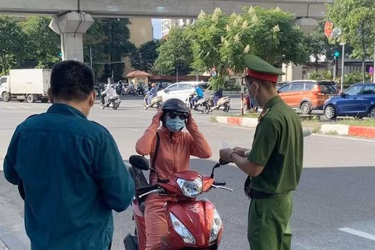 Hà Nội: Xử phạt hơn 14,3 tỷ đồng người vi phạm trong 12 ngày giãn cách xã hội