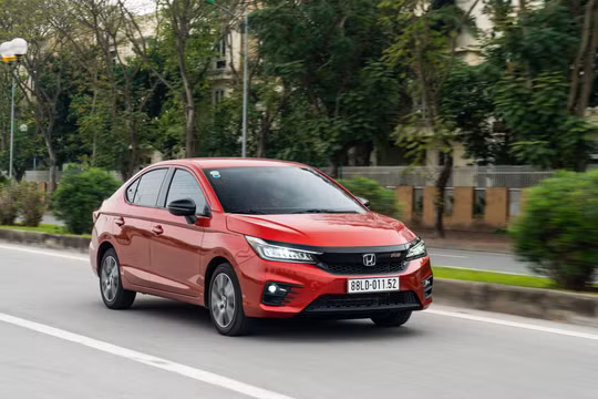 Tiêu thụ ô tô và xe máy của Honda Việt Nam giảm mạnh trong tháng 5