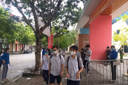 Thí sinh tự tin, chuyên gia đánh giá rất cao đề Ngữ Văn thi lớp 10 của Hà Nội