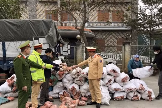 Kịp thời phát hiện, xử lý những vụ vận chuyển thực phẩm không rõ nguồn gốc
