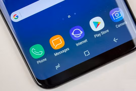 Samsung Galaxy S21 sử dụng Google Messages làm trình nhắn tin mặc định
