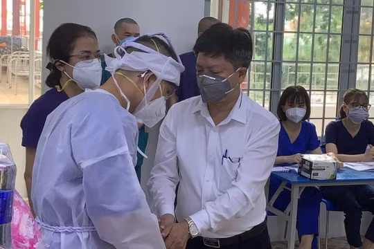 Nỗi buồn của thầy giáo đi chống dịch không thể về chịu tang mẹ