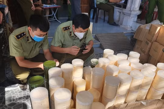 Quảng Bình: Thu giữ 1 tấn "kem trộn" không rõ nguồn gốc