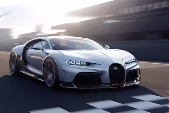 Siêu xe Bugatti Chiron Super Sport có giá bán lên đến 3,9 triệu USD
