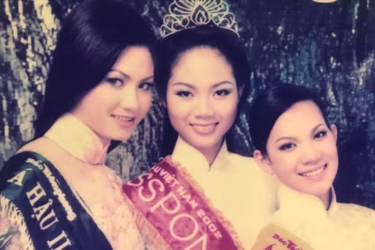Top 3 Hoa hậu Việt Nam 2002 hội ngộ trong bộ ảnh sau gần 20 năm