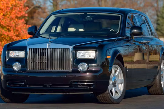 Rolls-Royce Phantom từng thuộc sở hữu của ông Donald Trump được rao bán