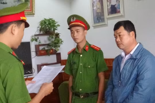 Khởi tố nguyên chủ tịch xã cùng 2 cán bộ ở Quảng Nam