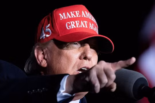 Twitter và Facebook đã hết kiên nhẫn với ông Trump sau vụ bạo loạn