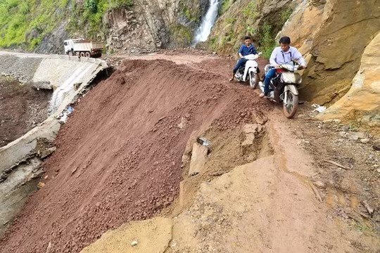 Phóng viên thường trú vùng cao: Sẵn sàng lên đường theo tiếng gọi của trái tim