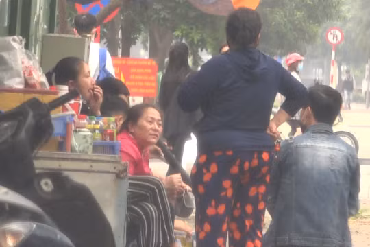 Hà Nội: Người dân bắt đầu chủ quan với việc phòng chống dịch bệnh Covid-19