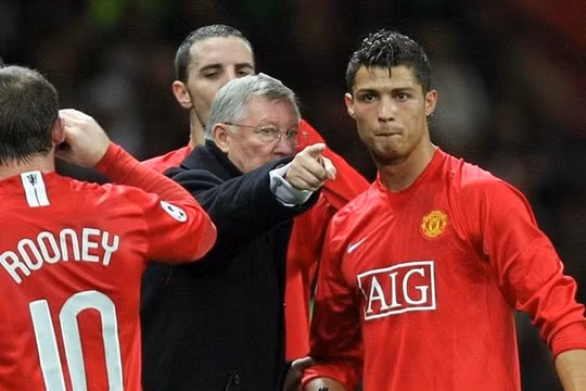Ronaldo gửi lời tri ân đầy xúc động tới HLV Sir Alex Ferguson