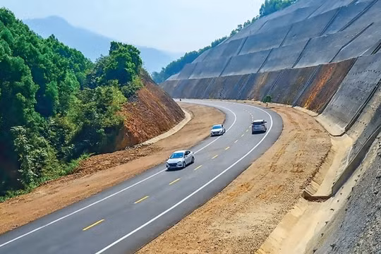Bộ Tài chính “im lặng” trước khó khăn kéo dài của doanh nghiệp