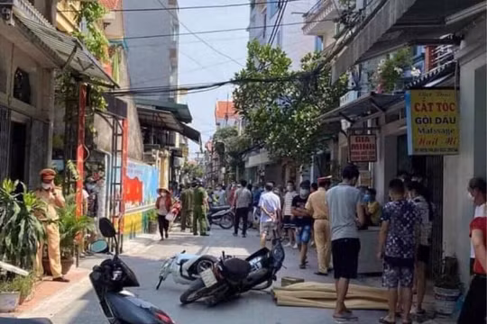 Hà Nội: Va chạm giữa 2 xe máy, 1 người tử vong