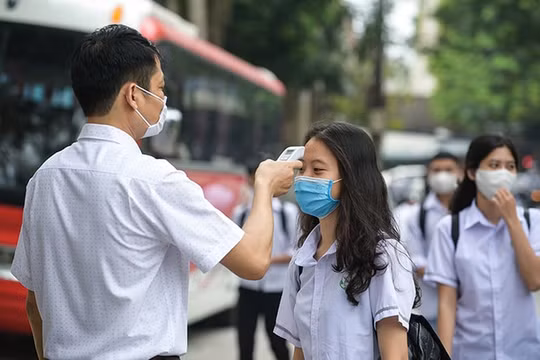 Hà Nội yêu cầu 100% trường học phải khai báo y tế điện tử, quét mã QR