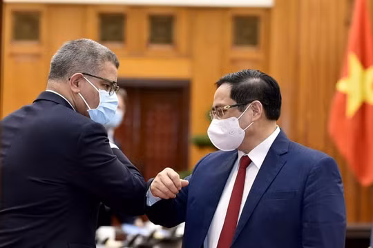 Khuyến khích các doanh nghiệp Anh vào Việt Nam đầu tư sản xuất năng lượng sạch