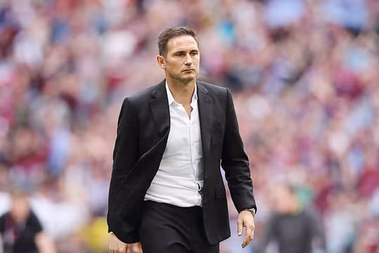 HLV Lampard nổi giận, mắng ‘té tát’ phóng viên