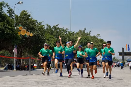 Cô gái Việt vượt 4 sa mạc đặt mục tiêu chinh phục những đường chạy khắc nghiệt nhất 7 châu lục