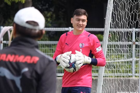 Đặng Văn Lâm lần đầu được CLB Cerezo Osaka đăng ký ở J1 League