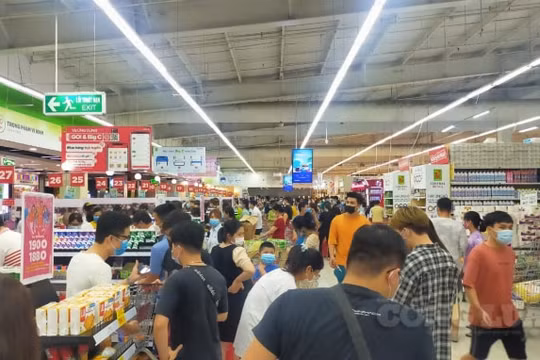 Người dân đổ đến các siêu thị mua hàng, Sở Công Thương Hà Nội khẳng định sẽ cung ứng đủ