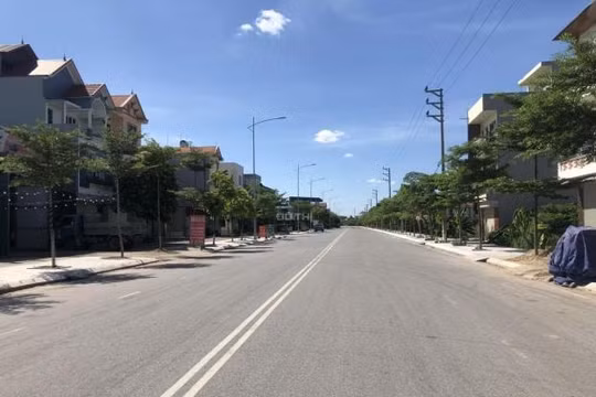 “Cò” gom đất số lượng lớn chờ qua dịch: “Chớ đùa với lửa”
