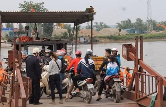 Hải Dương: Các bến phà được phép hoạt động trở lại