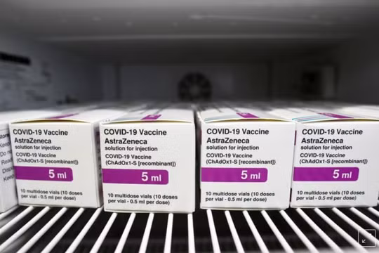 Ireland và Hà Lan dừng tiêm chủng vắc xin AstraZeneca