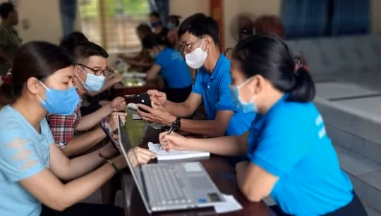BHXH các địa phương nỗ lực hỗ trợ người dân và doanh nghiệp gặp khó khăn do dịch COVID-19