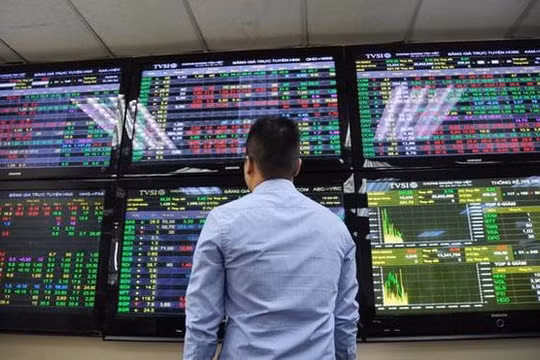 Chứng khoán ngày 10/8: Xuất hiện nhịp điều chỉnh khi vào vùng kháng cự 1.367 – 1.389 điểm