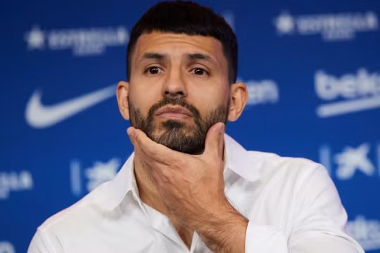 Sergio Aguero nghỉ thi đấu dài hạn do chấn thương