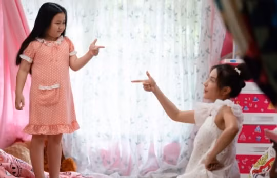 Bé "Bù Tọt" Ngân Chi tái xuất trong "Mẹ ác ma, cha thiên sứ"