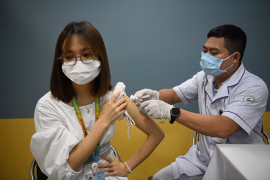 Tình hình sức khỏe 4 học sinh ở Bắc Giang sốc phản vệ sau tiêm vaccine Covid - 19
