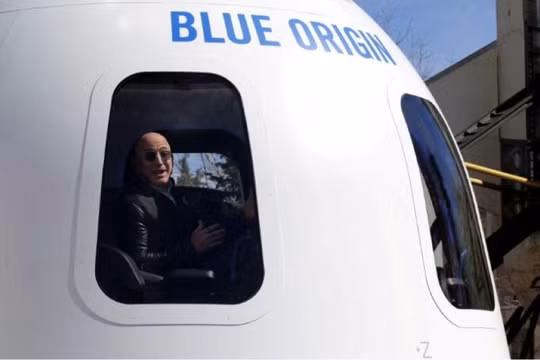 28 triệu USD cho một chuyến bay vào vũ trụ với Jeff Bezos