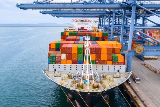 Dịch bệnh ở sau lưng, kinh tế vẫn cần “bơm” thêm gói hỗ trợ