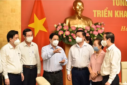Nghiên cứu phương châm “lấy nhà trường làm nền tảng”, “lấy thầy giáo làm động lực”, “lấy học sinh làm trung tâm”