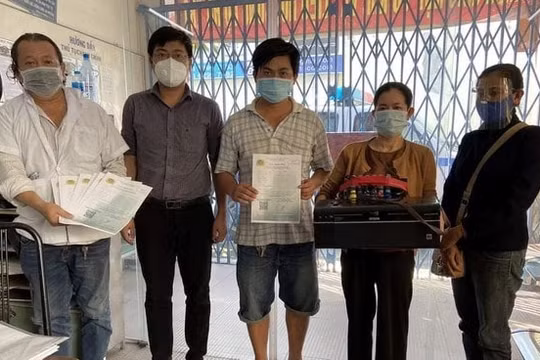 TP. HCM: Phát hiện nhóm người làm và dùng giấy đi đường giả để thông chốt kiểm tra