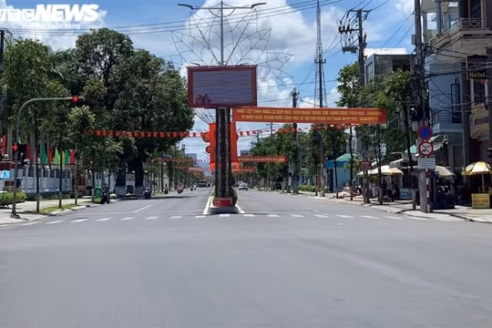 Quảng Ngãi áp dụng Chỉ thị 16 với 9/13 huyện, thành phố từ 12 giờ hôm nay