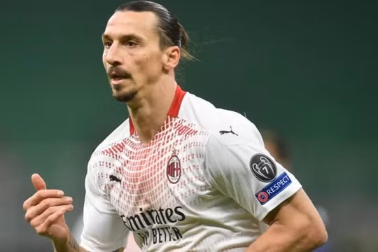 Tiền đạo Ibrahimovic tạo cột mốc bàn thắng lịch sử