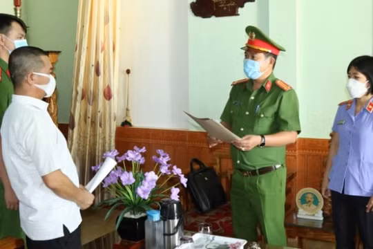 Khởi tố chủ xe khách làm giả 66 'lệnh vận chuyển' để thu lợi bất chính