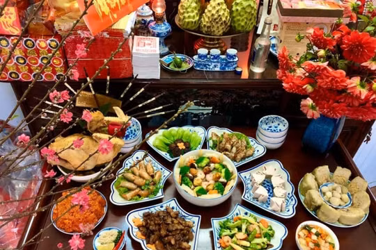 Chuẩn bị mâm lễ cúng giao thừa để mang lại may mắn