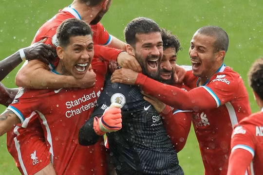 Top 6 thủ môn ghi bàn tại Premier League