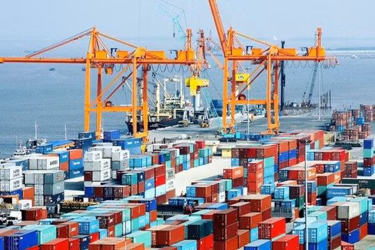 Xuất khẩu vẫn tăng cao
