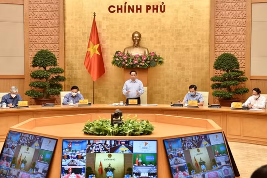 Thủ tướng chủ trì họp trực tuyến về phòng chống dịch COVID-19 với 1060 xã phường, thị trấn