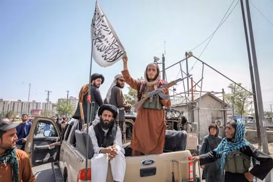 Mạng xã hội, luật Sharia và chính sách đối ngoại “thân thiện”: Taliban phiên bản 2.0