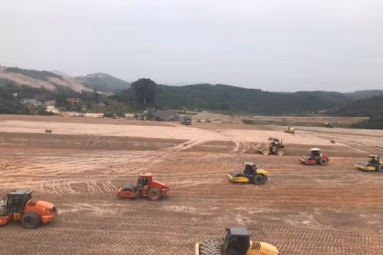 Công ty Hoàng Dân của đại gia Rolls Royce Ninh Bình bị nhắc nhở vì không đáp ứng nhân sự và tiến độ