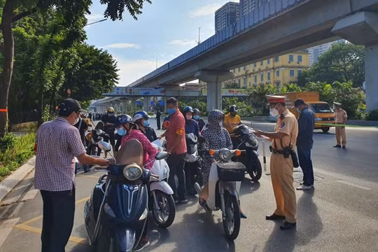 Hà Nội: Kiểm soát gần 9.000 phương tiện trong nội thành, xử phạt 145 trường hợp vi phạm