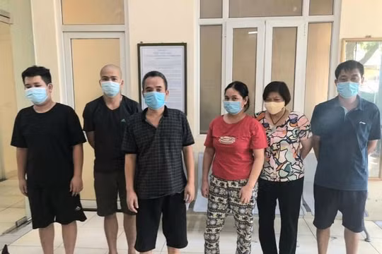 Hà Nội: Tụ tập đánh bạc giữa mùa dịch, 6 đối tượng bị bắt giữ