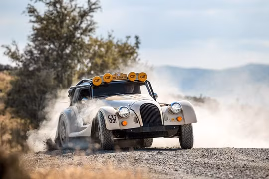 Khám phá xe địa hình Morgan Plus Four CX-T được trang bị động cơ BMW